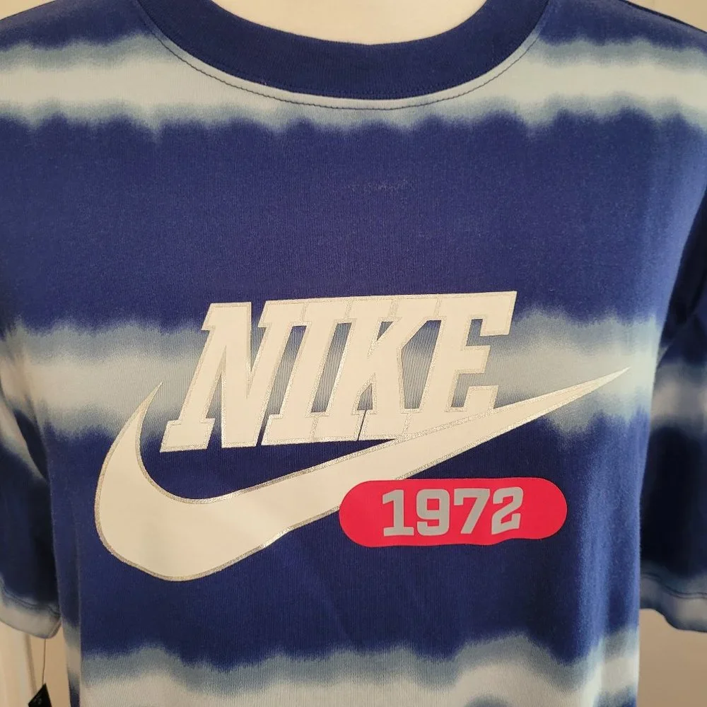 Nike nwt essentials